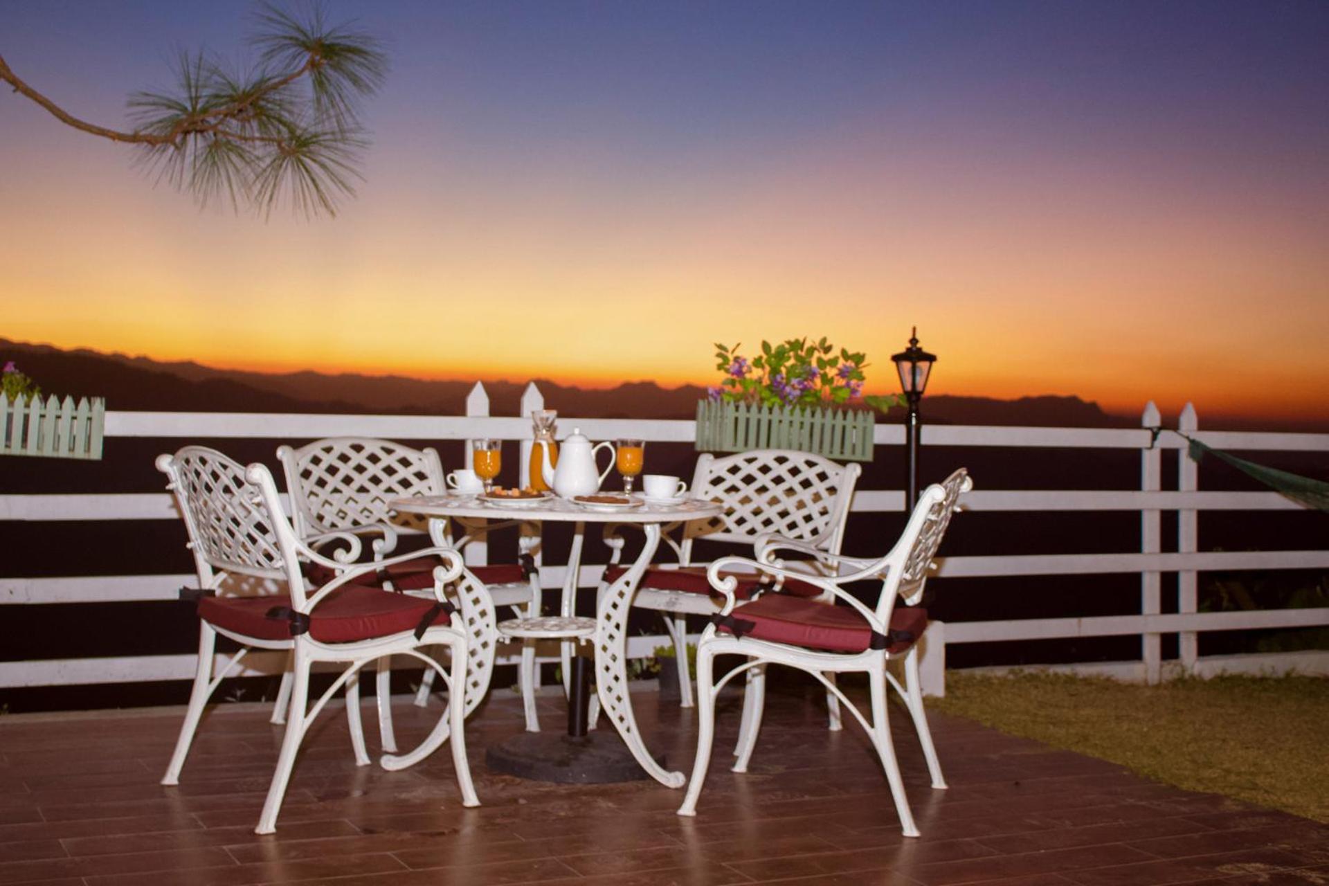 Stayvista At Bellevue With Outdoor Jacuzzi Kasauli Exterior photo
