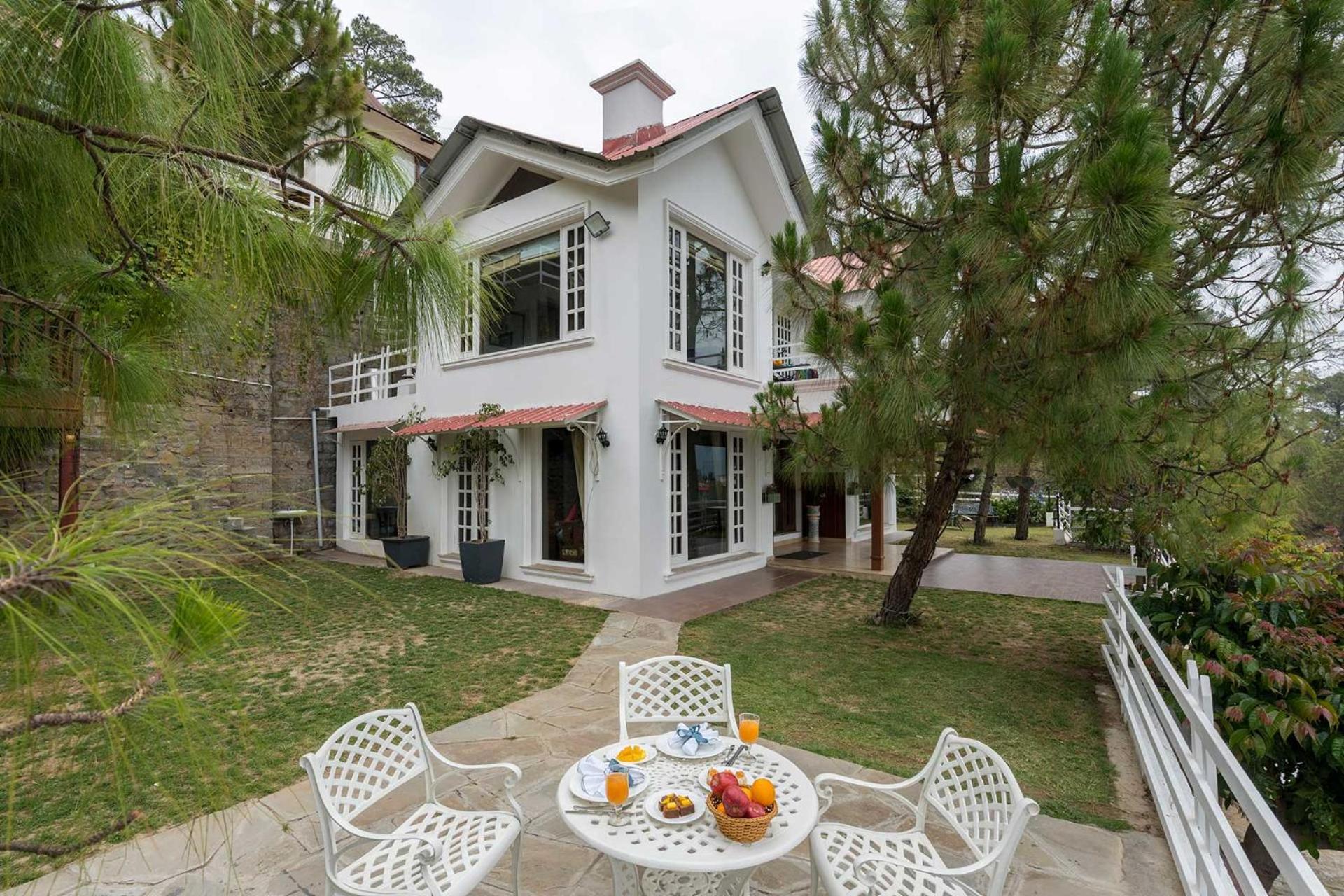 Stayvista At Bellevue With Outdoor Jacuzzi Kasauli Exterior photo